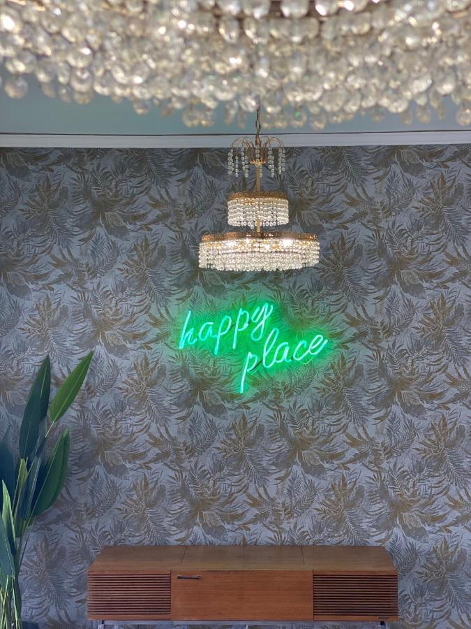 Happy Place! Big, Bright & Central - Ideal For Families And Groups Of Friends Patras Exterior photo
